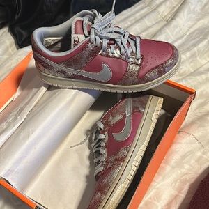 Maroon / metallic silver Nike Dunk Low size 5.5Y